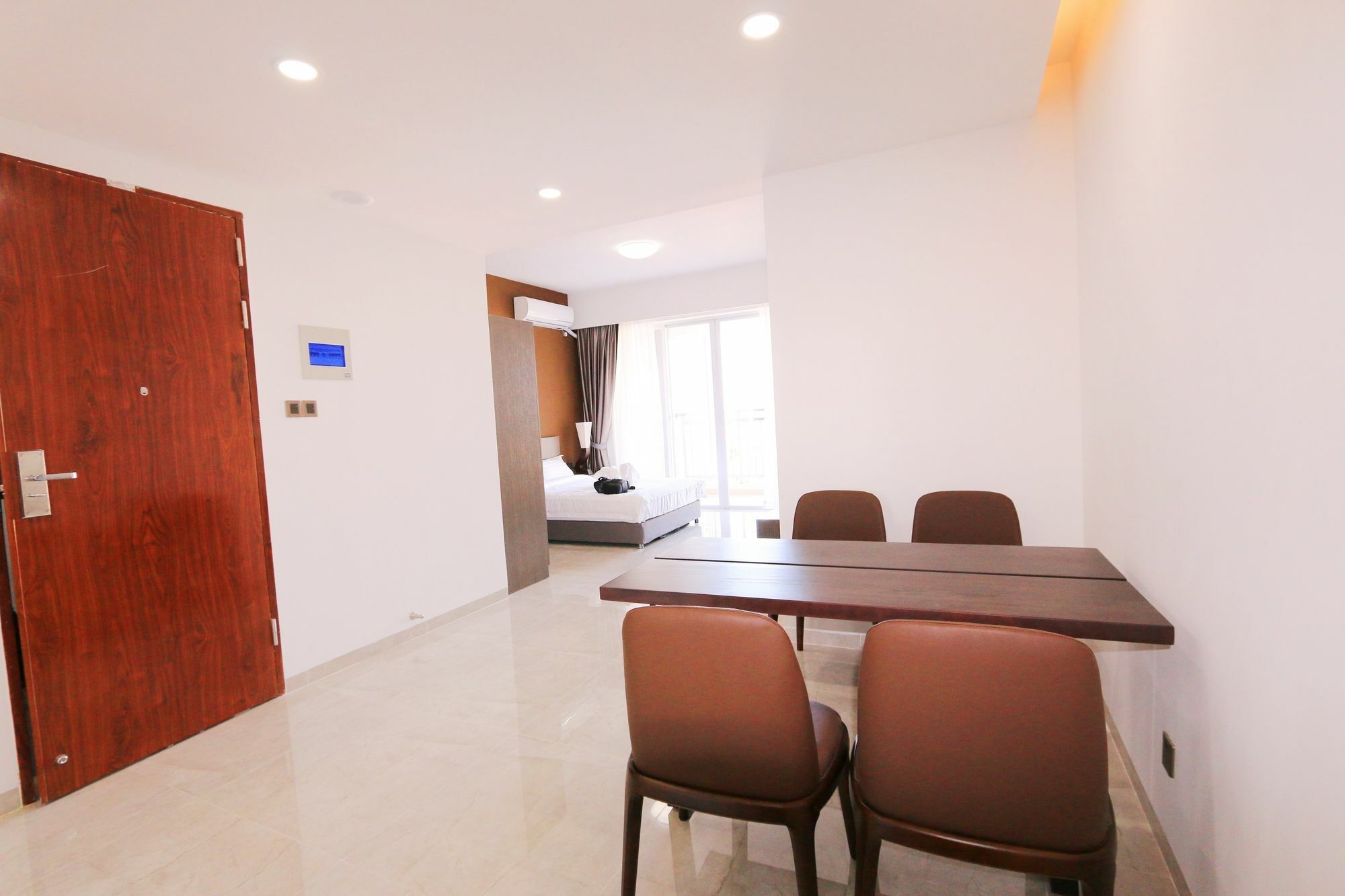 Eastland Hotel & Apartment بنوم بنه المظهر الخارجي الصورة
