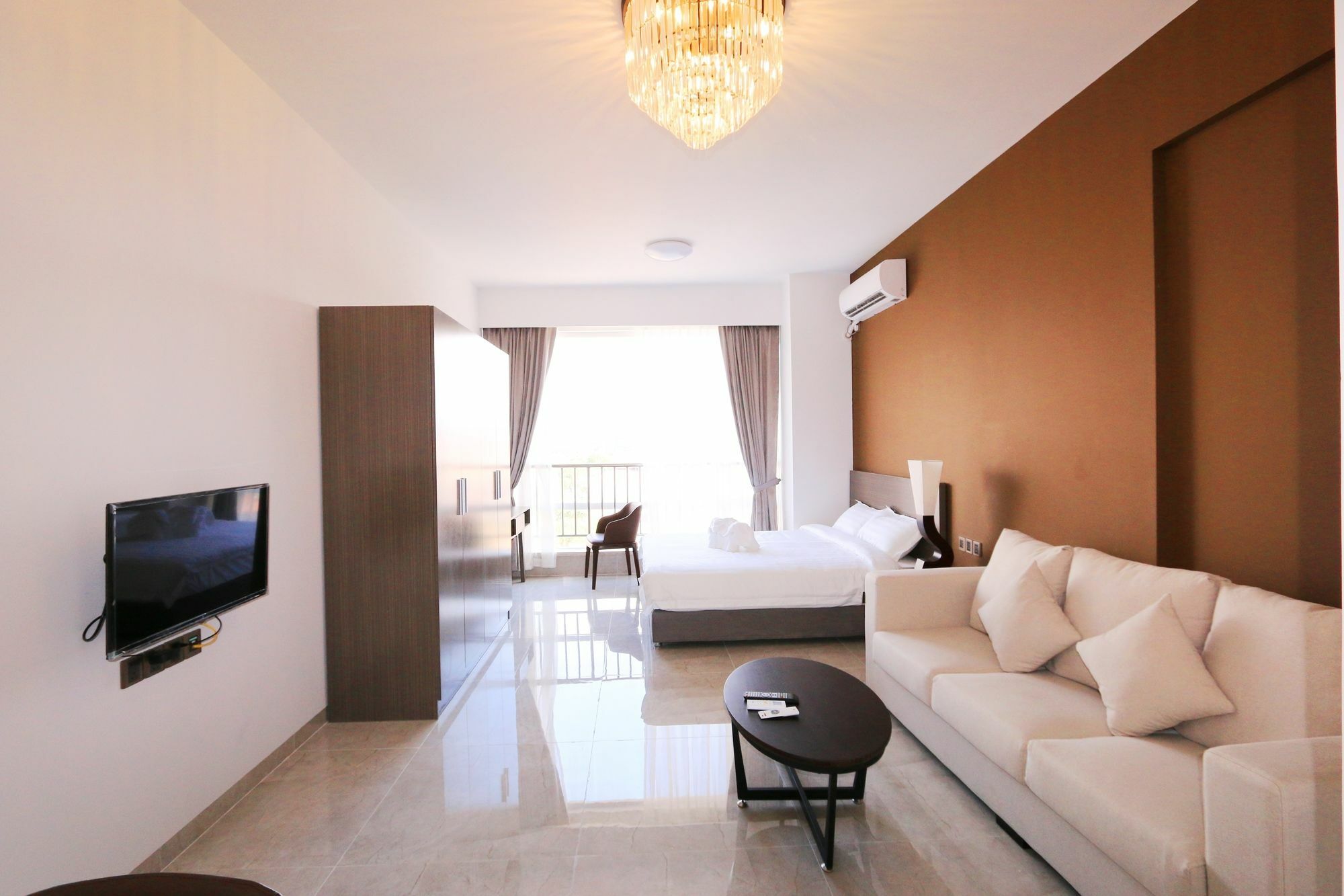 Eastland Hotel & Apartment بنوم بنه المظهر الخارجي الصورة