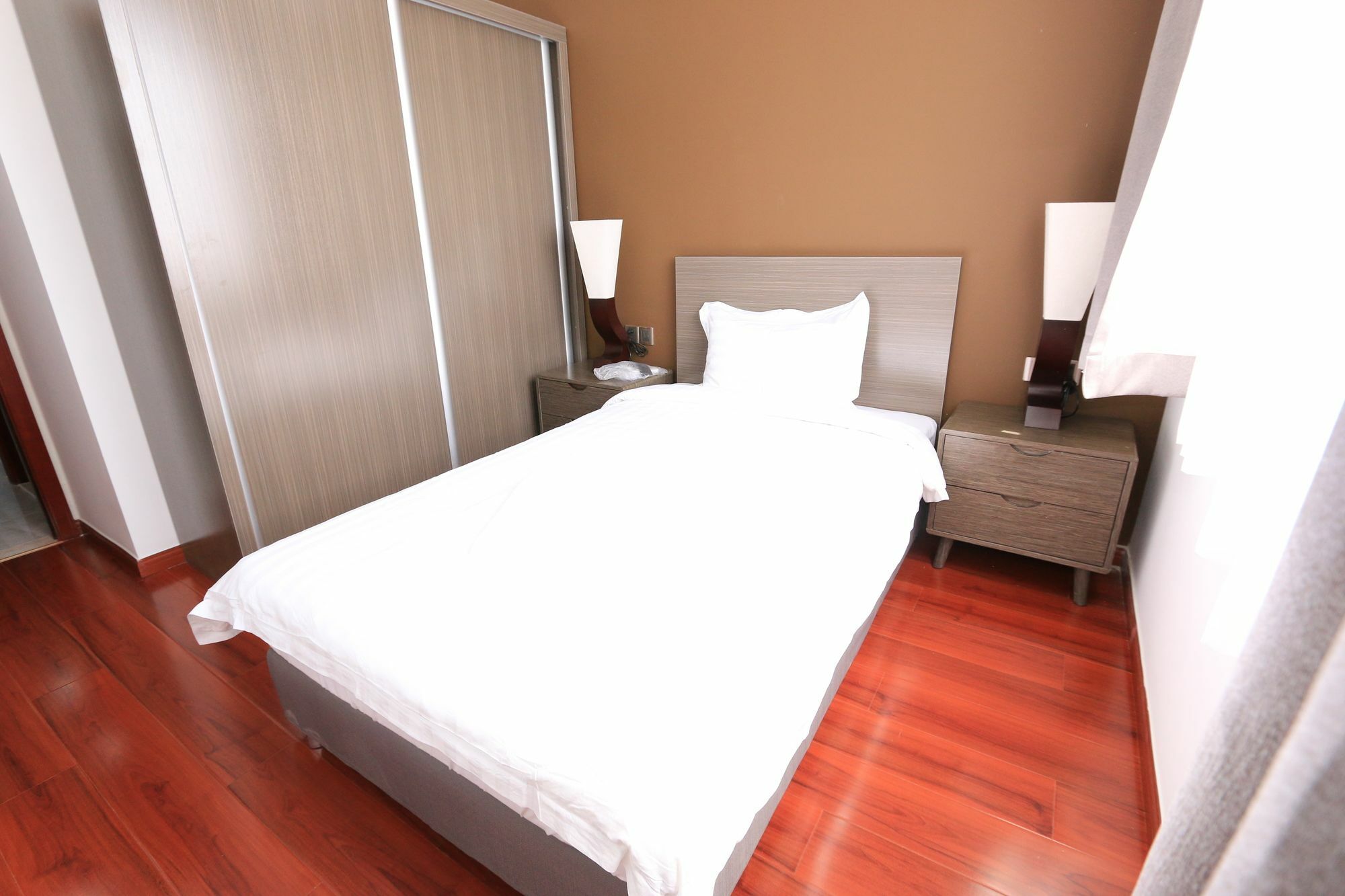 Eastland Hotel & Apartment بنوم بنه المظهر الخارجي الصورة