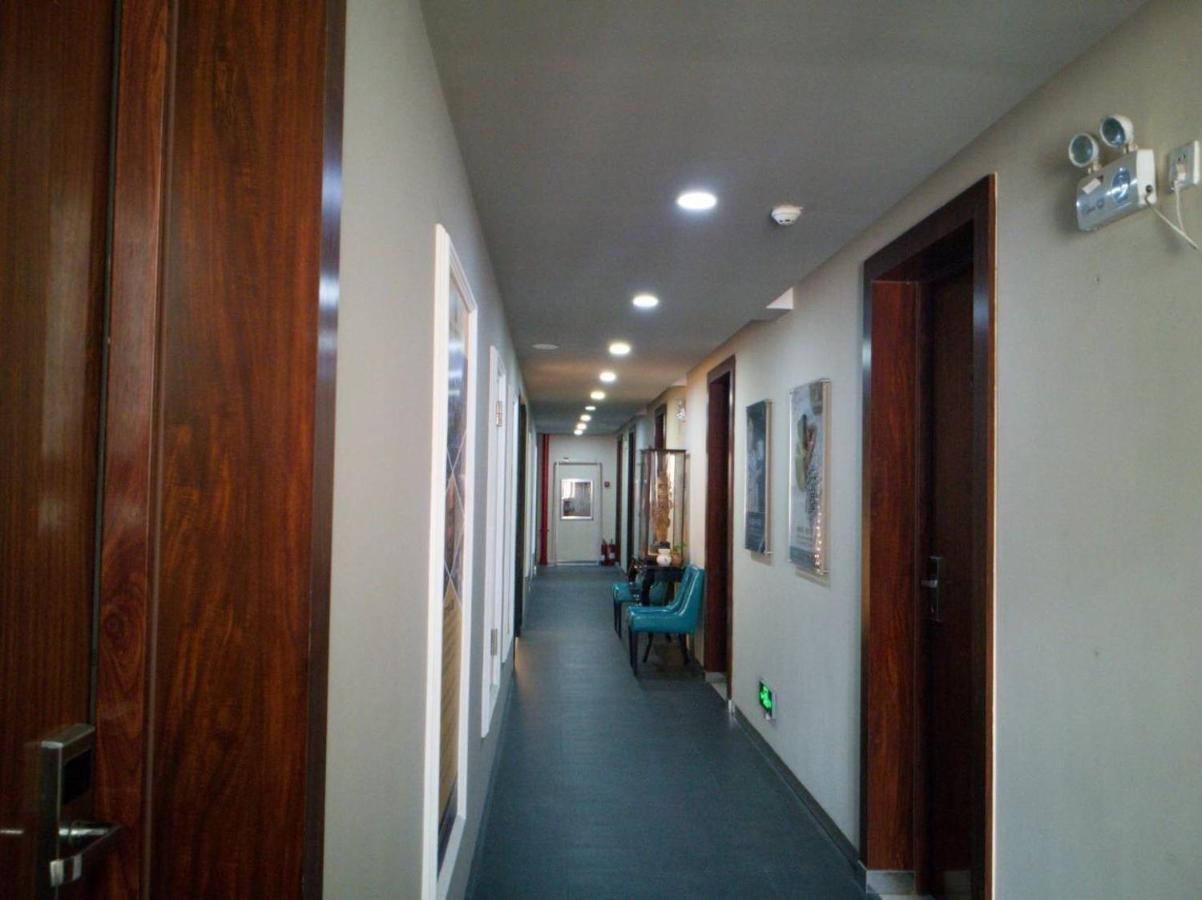 Eastland Hotel & Apartment بنوم بنه المظهر الخارجي الصورة
